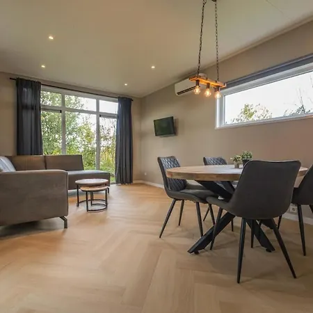 Cube Xl 91 I 4 Persoons In Holiday home